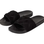 slippers-yXYJYMrX-0.webp